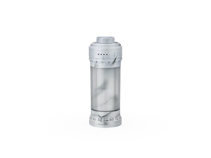 Weiße Fenix CL22R Campinglaterne mit 500 Lumen auf grauem Hintergrund