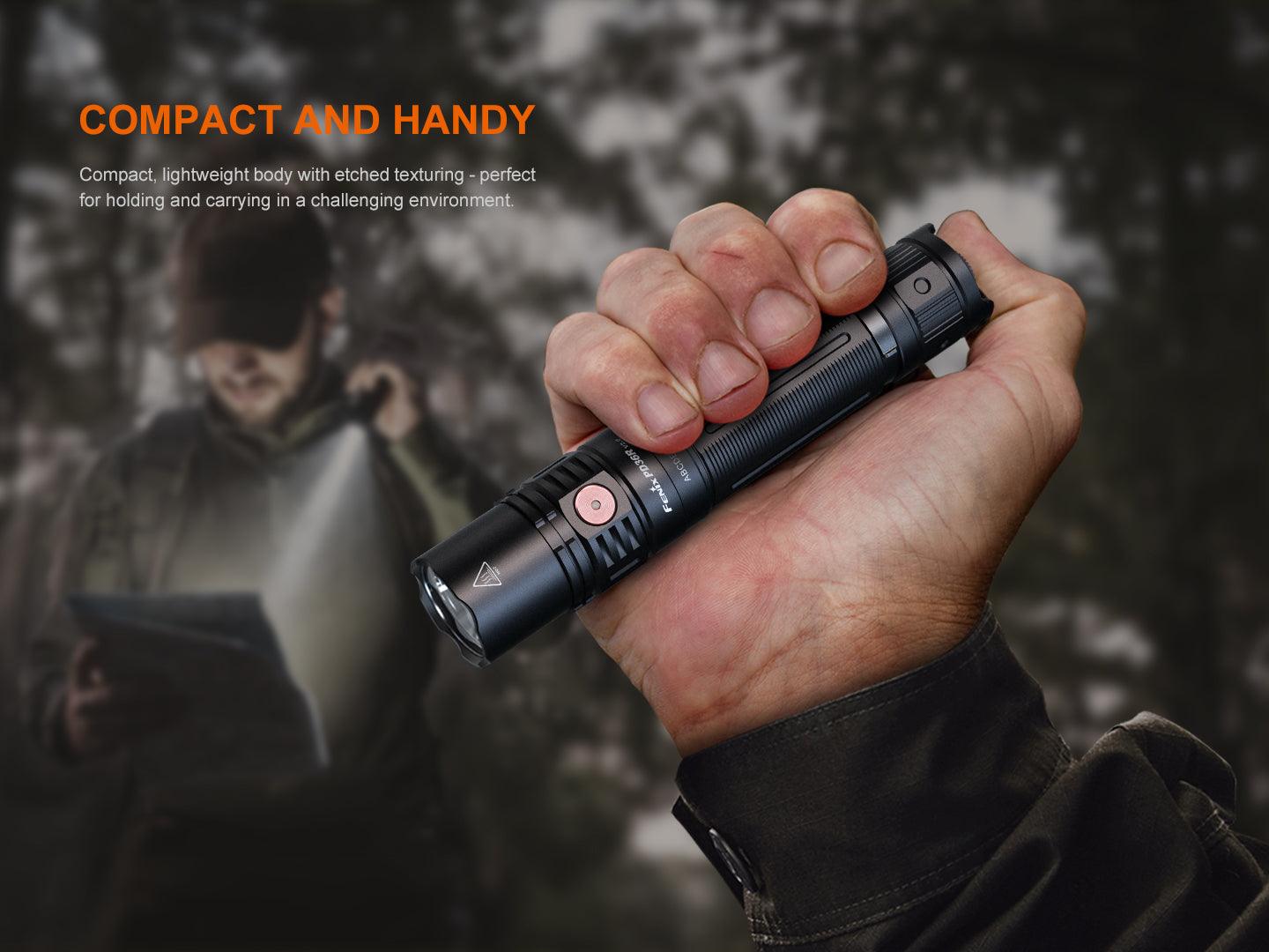 Fenix PD36R V2.0 Kompakte, wiederaufladbare taktische Taschenlampe, 1700 Lumen - fenixlight